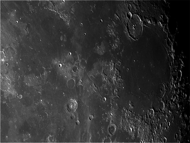 moon_192534_0000